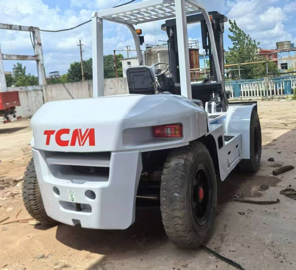 TCM FD100 - Empilhador a diesel: foto 2 TCM FD100 - Empilhador a diesel: foto 2