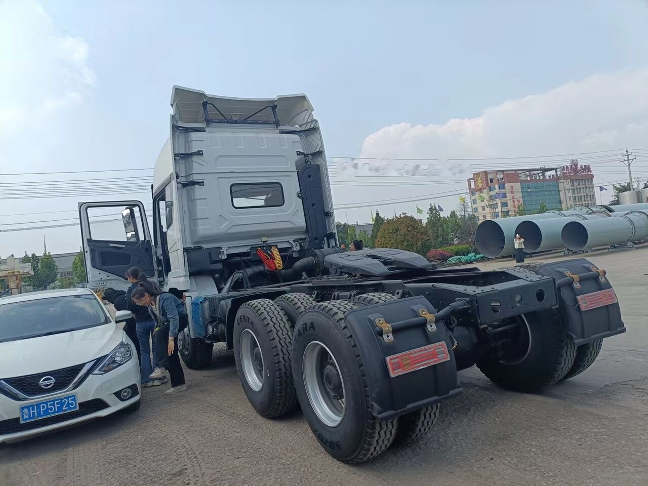 Tractor Shacman X3000: foto 7 Tractor Shacman X3000: foto 7