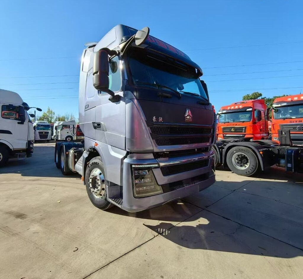 Sinotruk Howo T7H - Tractor: foto 2 Sinotruk Howo T7H - Tractor: foto 2