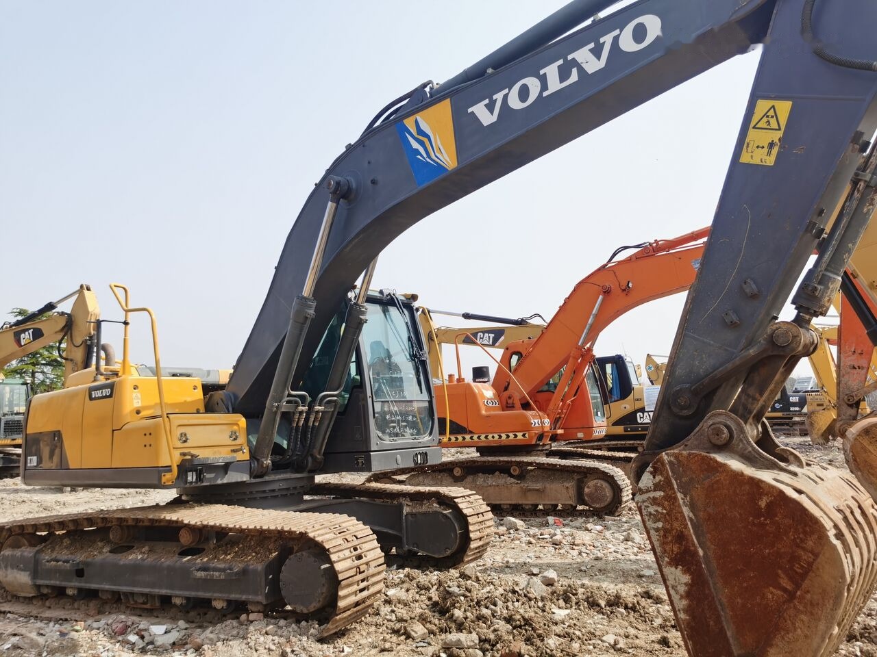 Volvo EC220 - Escavadora de rastos: foto 3 Volvo EC220 - Escavadora de rastos: foto 3