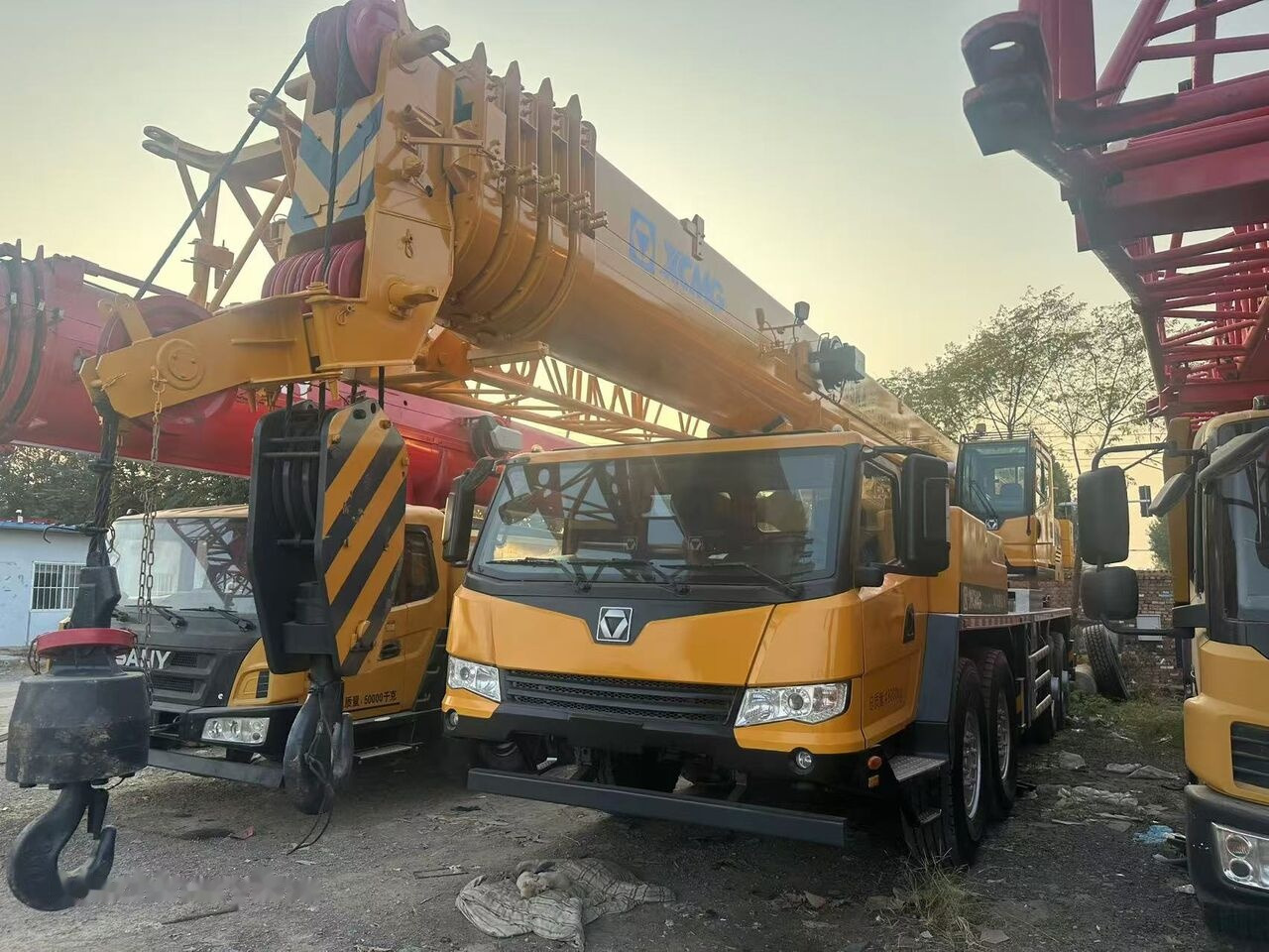 XCMG QY85k - Grua móvel: foto 1 XCMG QY85k - Grua móvel: foto 1
