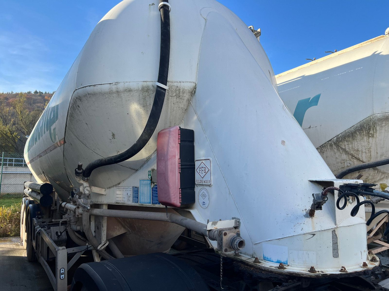 Feldbinder EUT 46,3 - Semi-reboque silo: foto 3 Feldbinder EUT 46,3 - Semi-reboque silo: foto 3