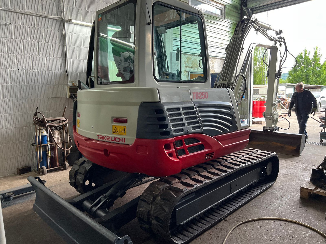 Takeuchi TB 250 V4 - Mini escavadeira: foto 1 Takeuchi TB 250 V4 - Mini escavadeira: foto 1
