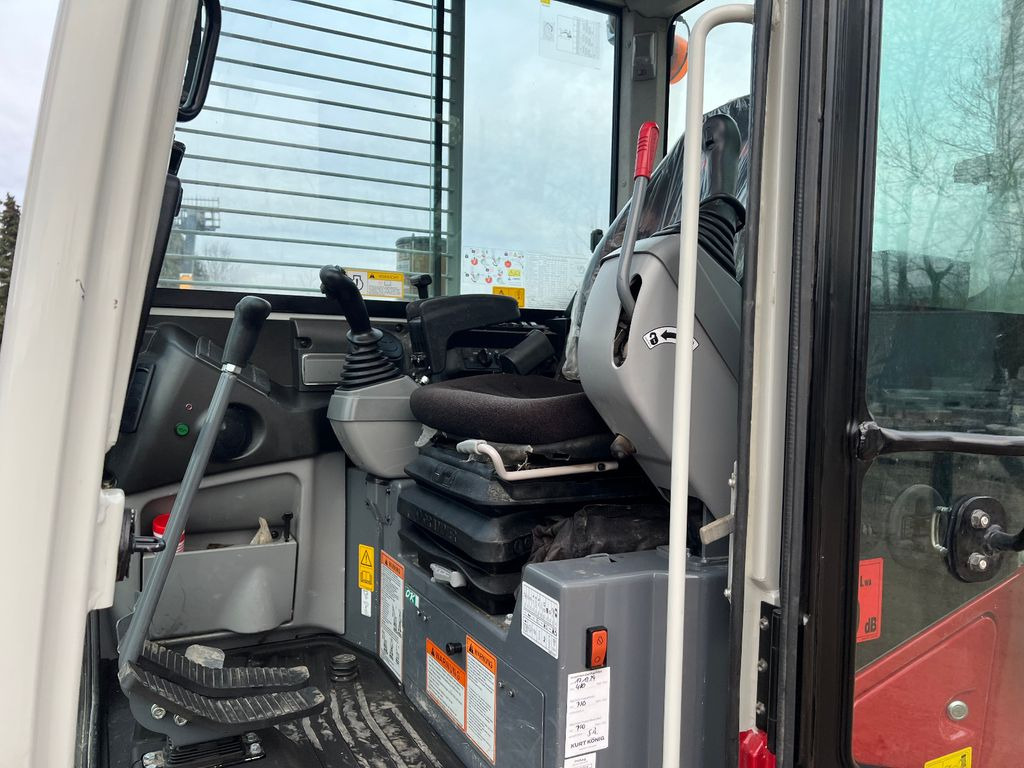 Takeuchi TB 280 FR V4 Takeuchi TB 280 FR V4 - Escavadora de rastos: foto 5 Takeuchi TB 280 FR V4 Takeuchi TB 280 FR V4 - Escavadora de rastos: foto 5