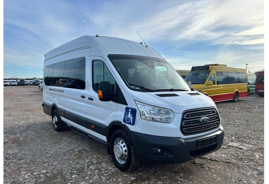 Minibus, Furgão de passageiros Ford Transit: foto 1