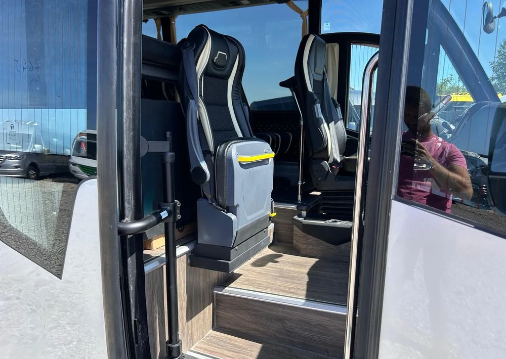 Minibus, Furgão de passageiros novo Iveco Daily: foto 12