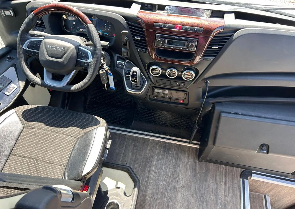 Minibus, Furgão de passageiros novo Iveco Daily: foto 14
