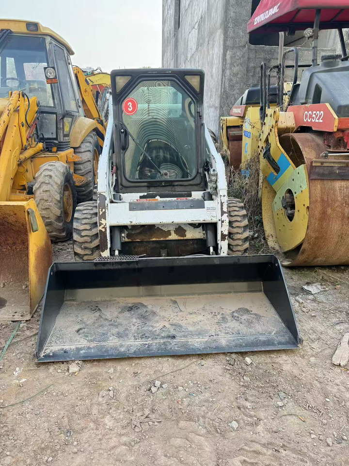BOBCAT S185 - Mini pá carregadora: foto 1 BOBCAT S185 - Mini pá carregadora: foto 1
