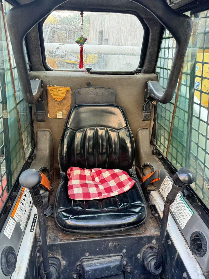 BOBCAT S185 - Mini pá carregadora: foto 4 BOBCAT S185 - Mini pá carregadora: foto 4