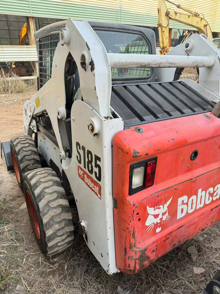 BOBCAT S185 - Mini pá carregadora: foto 2 BOBCAT S185 - Mini pá carregadora: foto 2