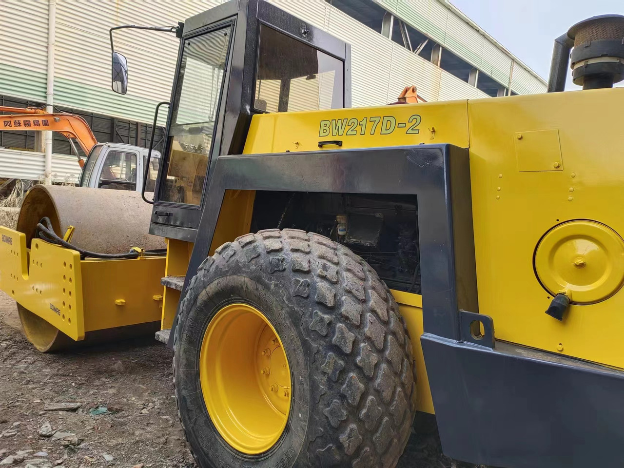 BOMAG BW217D - Compactador: foto 4 BOMAG BW217D - Compactador: foto 4