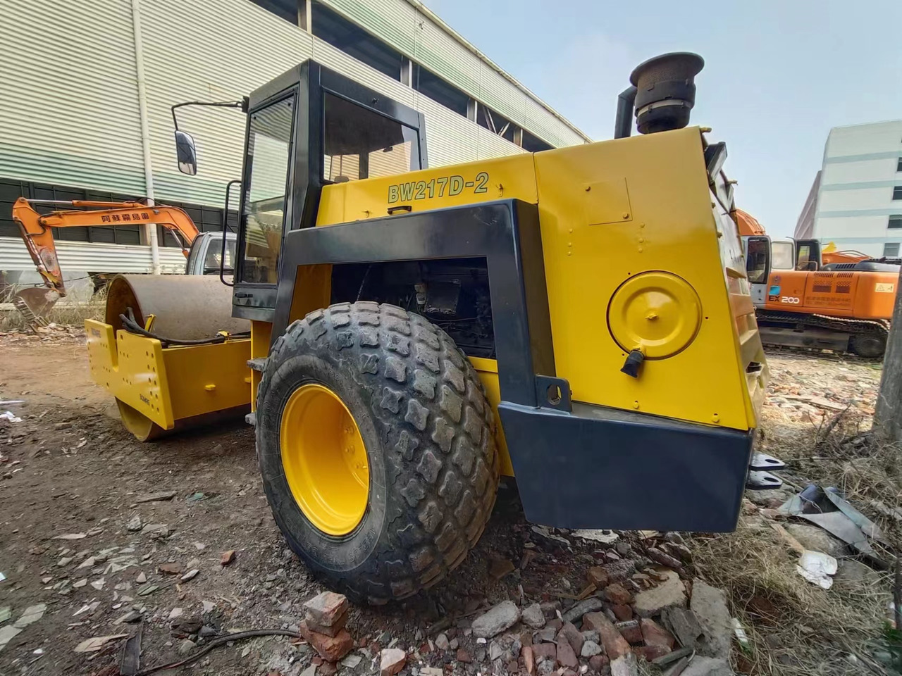 BOMAG BW217D - Compactador: foto 2 BOMAG BW217D - Compactador: foto 2