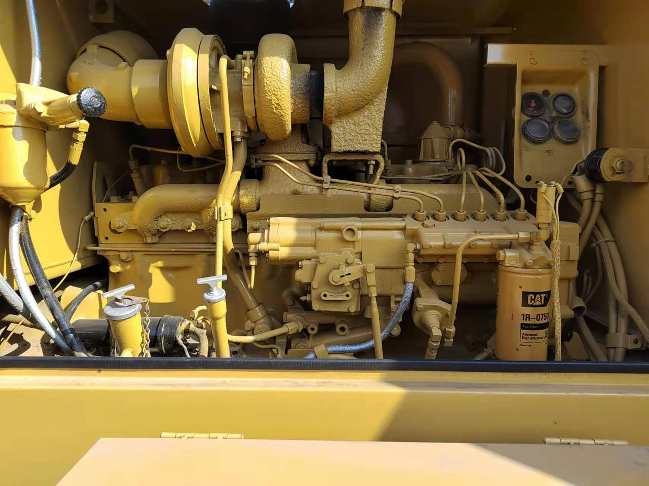 CATERPILLAR 140H - Motoniveladora: foto 3 CATERPILLAR 140H - Motoniveladora: foto 3