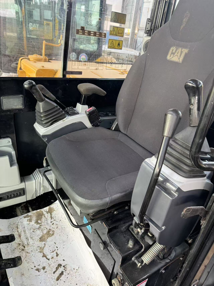 CATERPILLAR 305.5E2 - Mini escavadeira: foto 3 CATERPILLAR 305.5E2 - Mini escavadeira: foto 3