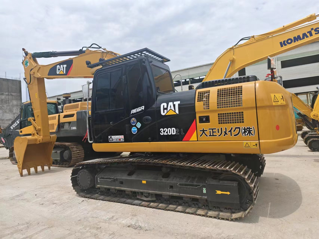 CATERPILLAR 320D - Escavadora de rastos: foto 1 CATERPILLAR 320D - Escavadora de rastos: foto 1