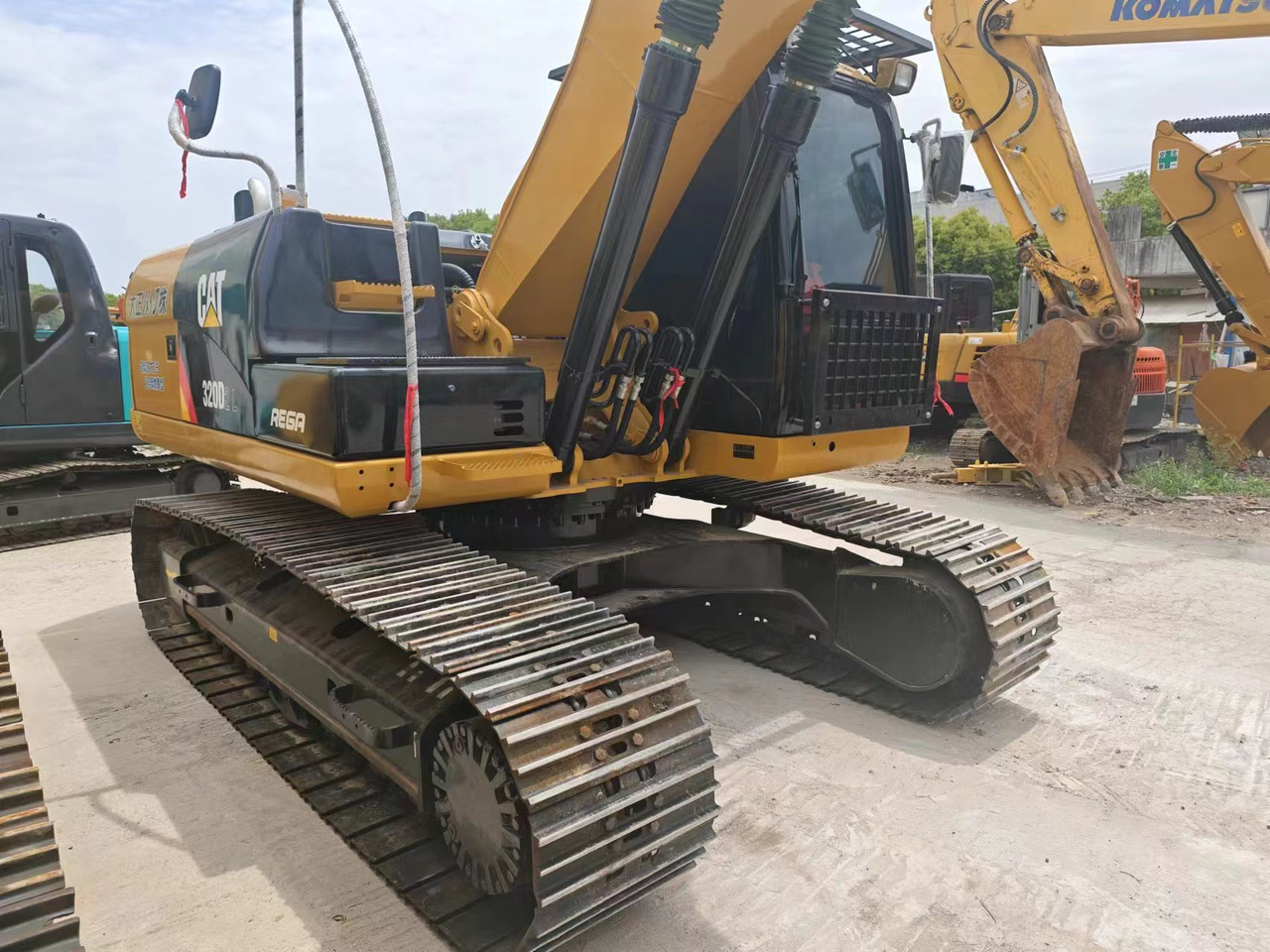 CATERPILLAR 320D - Escavadora de rastos: foto 4 CATERPILLAR 320D - Escavadora de rastos: foto 4
