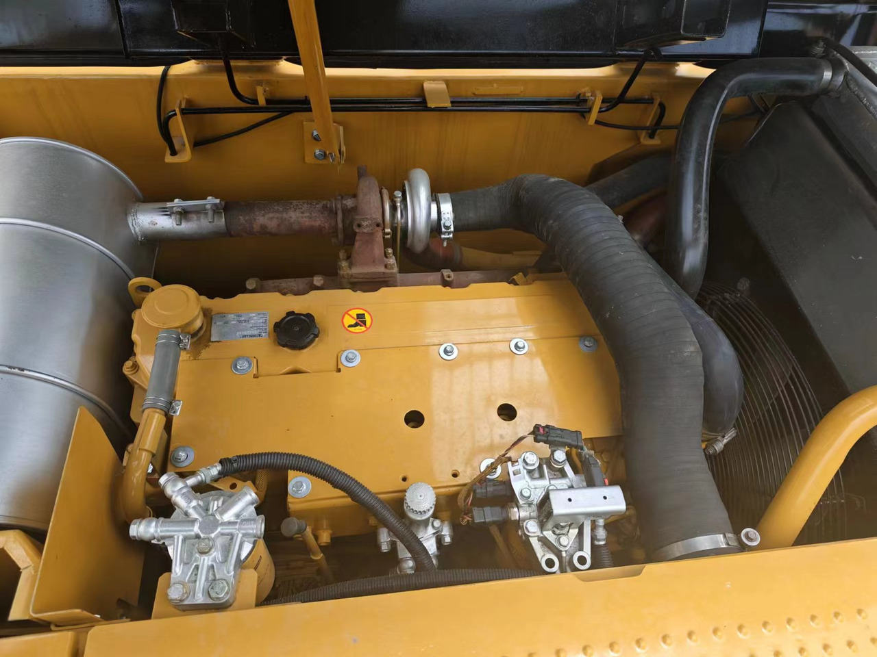 CATERPILLAR 320DL - Escavadora de rastos: foto 4 CATERPILLAR 320DL - Escavadora de rastos: foto 4