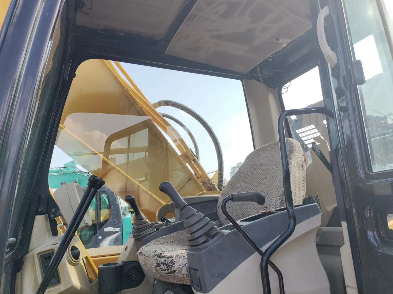 CATERPILLAR 325C - Escavadora de rastos: foto 5 CATERPILLAR 325C - Escavadora de rastos: foto 5