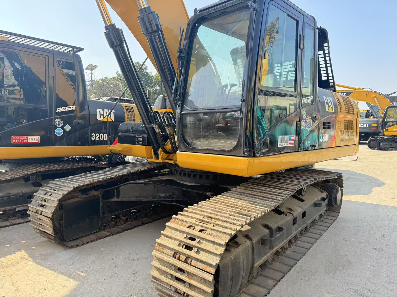 CATERPILLAR 330D2 - Escavadora de rastos: foto 2 CATERPILLAR 330D2 - Escavadora de rastos: foto 2