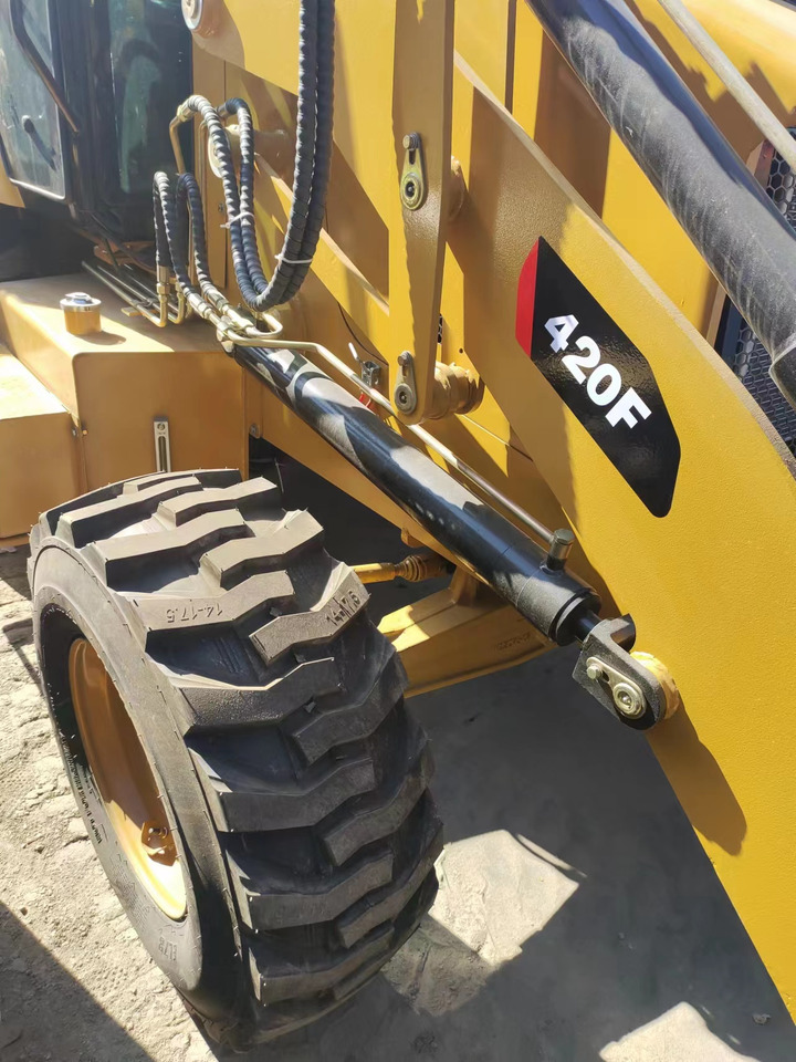 Retroescavadeira CATERPILLAR 420f: foto 8 Retroescavadeira CATERPILLAR 420f: foto 8