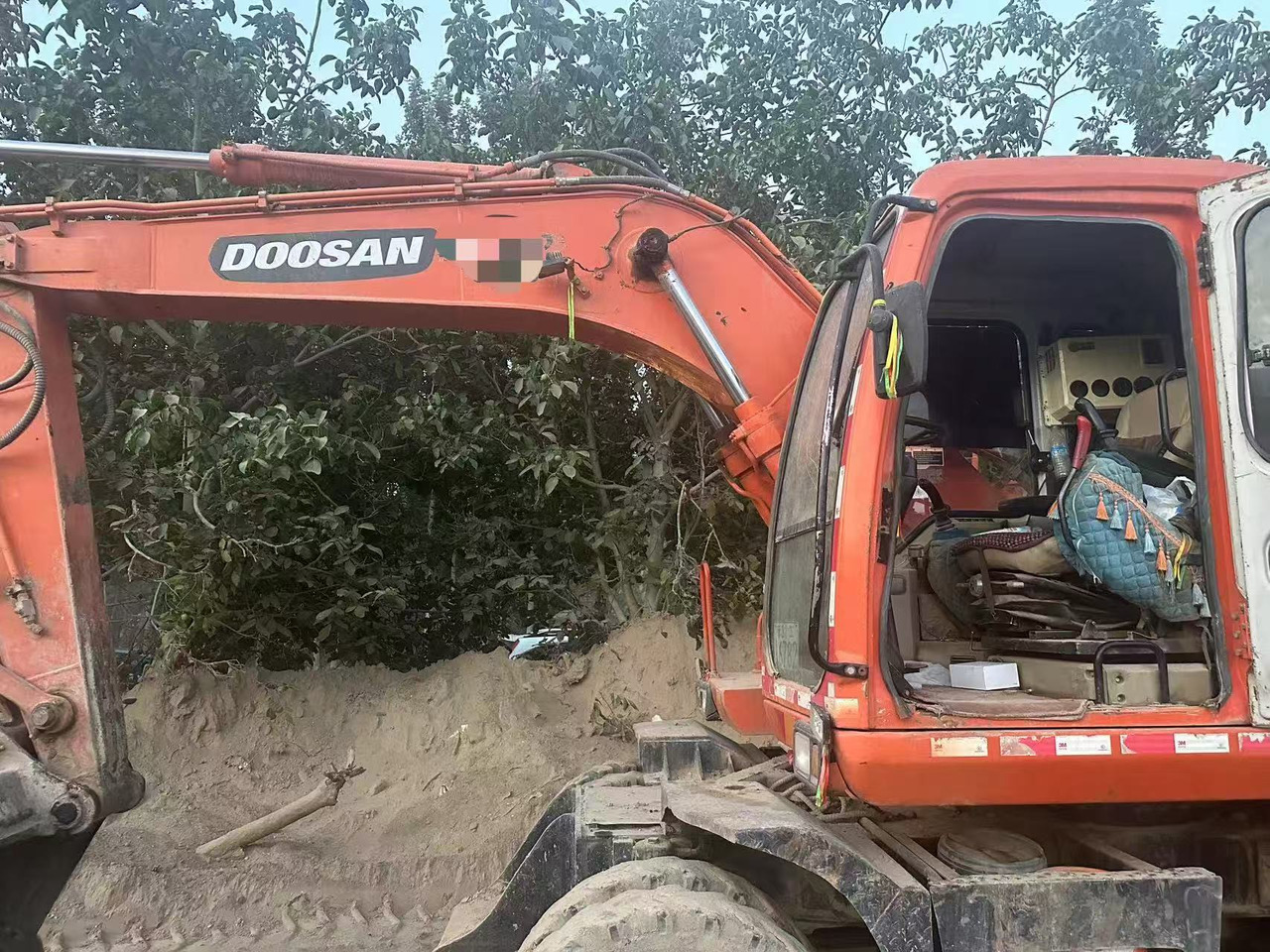 DOOSAN DH150W-7 - Escavadeira de rodas: foto 3 DOOSAN DH150W-7 - Escavadeira de rodas: foto 3