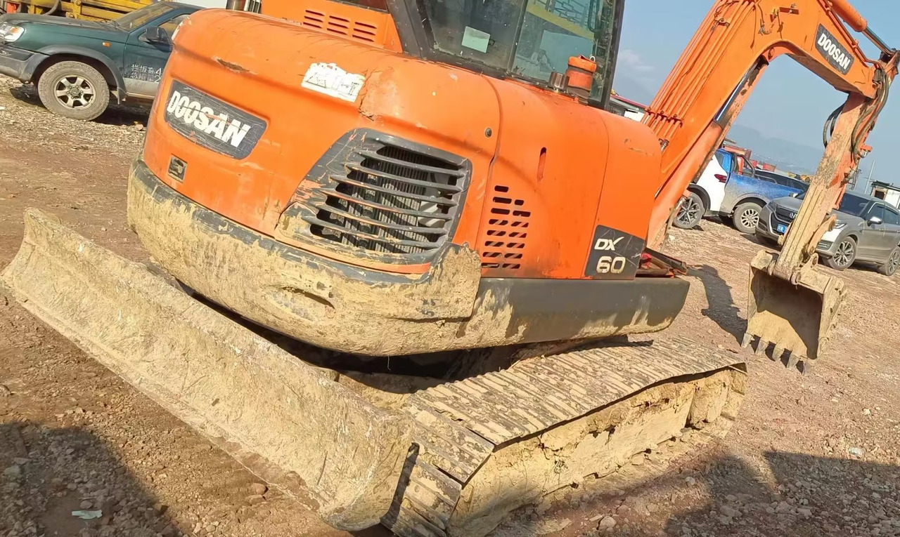 DOOSAN dx60 - Mini escavadeira: foto 3 DOOSAN dx60 - Mini escavadeira: foto 3