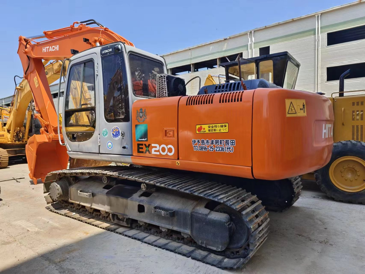 HITACHI EX200-5 - Escavadora de rastos: foto 1 HITACHI EX200-5 - Escavadora de rastos: foto 1