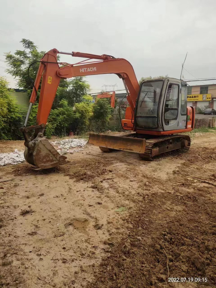 HITACHI EX60-5 - Mini escavadeira: foto 1 HITACHI EX60-5 - Mini escavadeira: foto 1