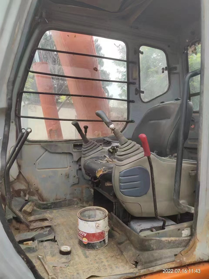 HITACHI EX60-5 - Mini escavadeira: foto 4 HITACHI EX60-5 - Mini escavadeira: foto 4