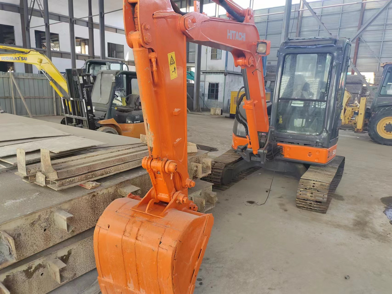 HITACHI ZX50U - Mini escavadeira: foto 1 HITACHI ZX50U - Mini escavadeira: foto 1