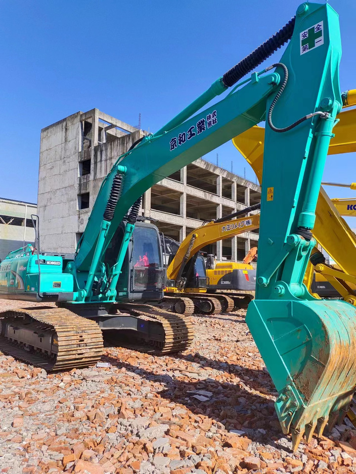 KOBELCO SK200D - Escavadora de rastos: foto 2 KOBELCO SK200D - Escavadora de rastos: foto 2