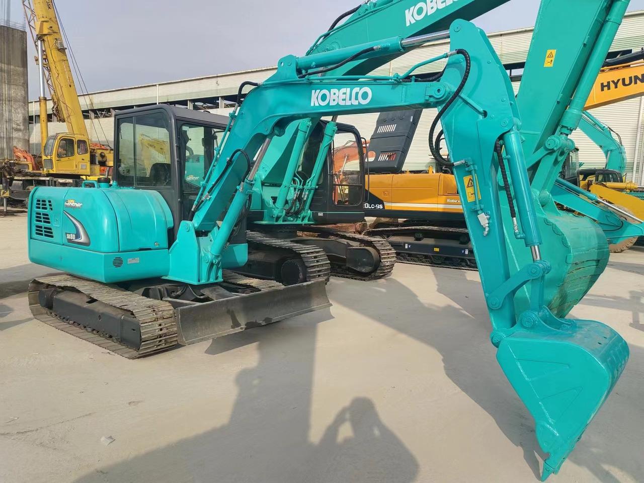 KOBELCO SK60-8 - Mini escavadeira: foto 3 KOBELCO SK60-8 - Mini escavadeira: foto 3