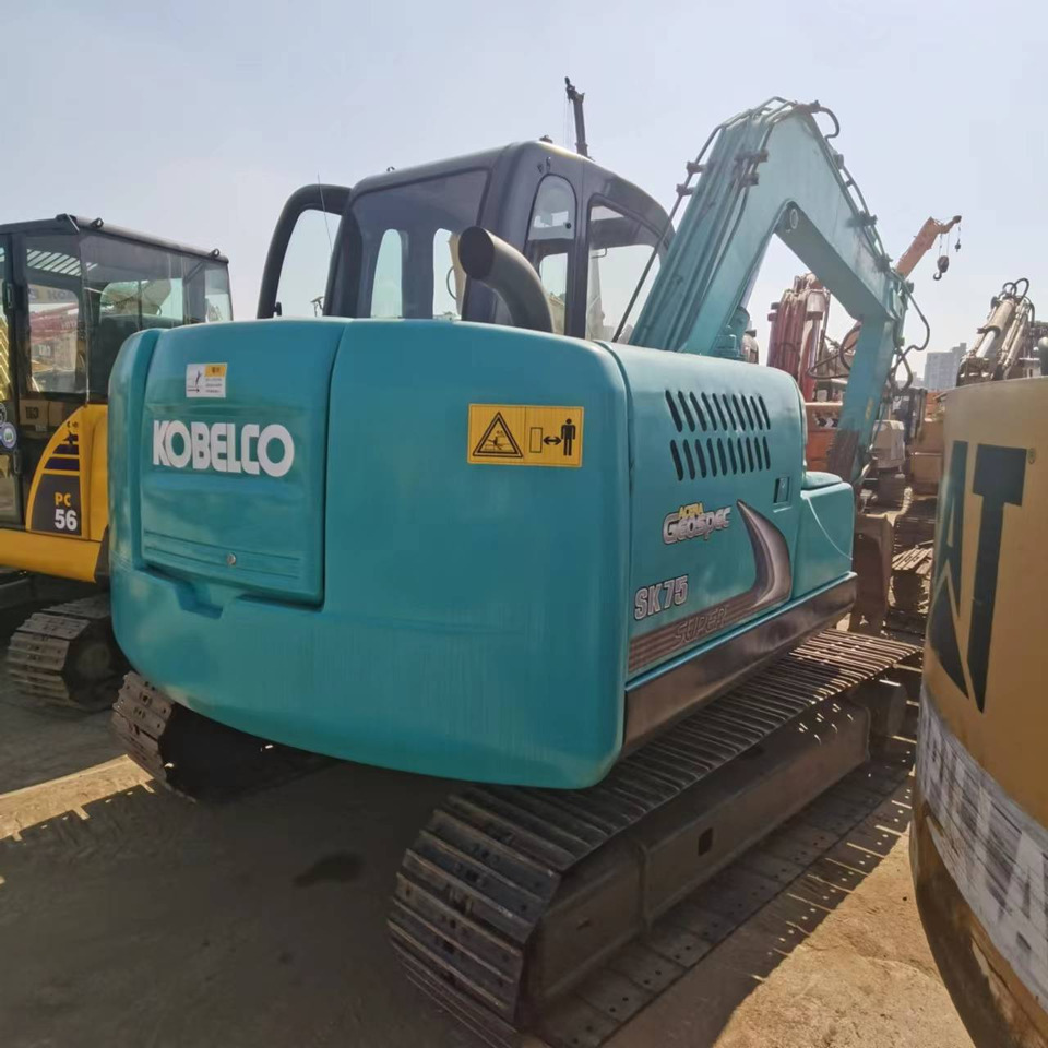 KOBELCO SK75 - Mini escavadeira: foto 1 KOBELCO SK75 - Mini escavadeira: foto 1