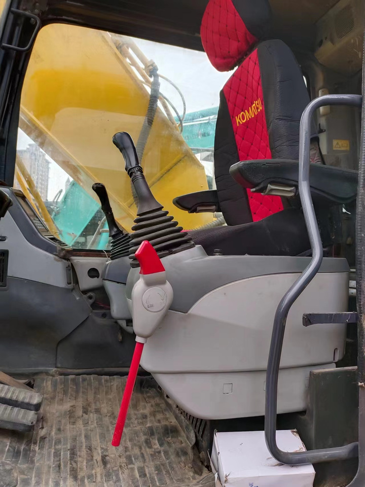 KOMATSU PC200-7 - Escavadora de rastos: foto 3 KOMATSU PC200-7 - Escavadora de rastos: foto 3
