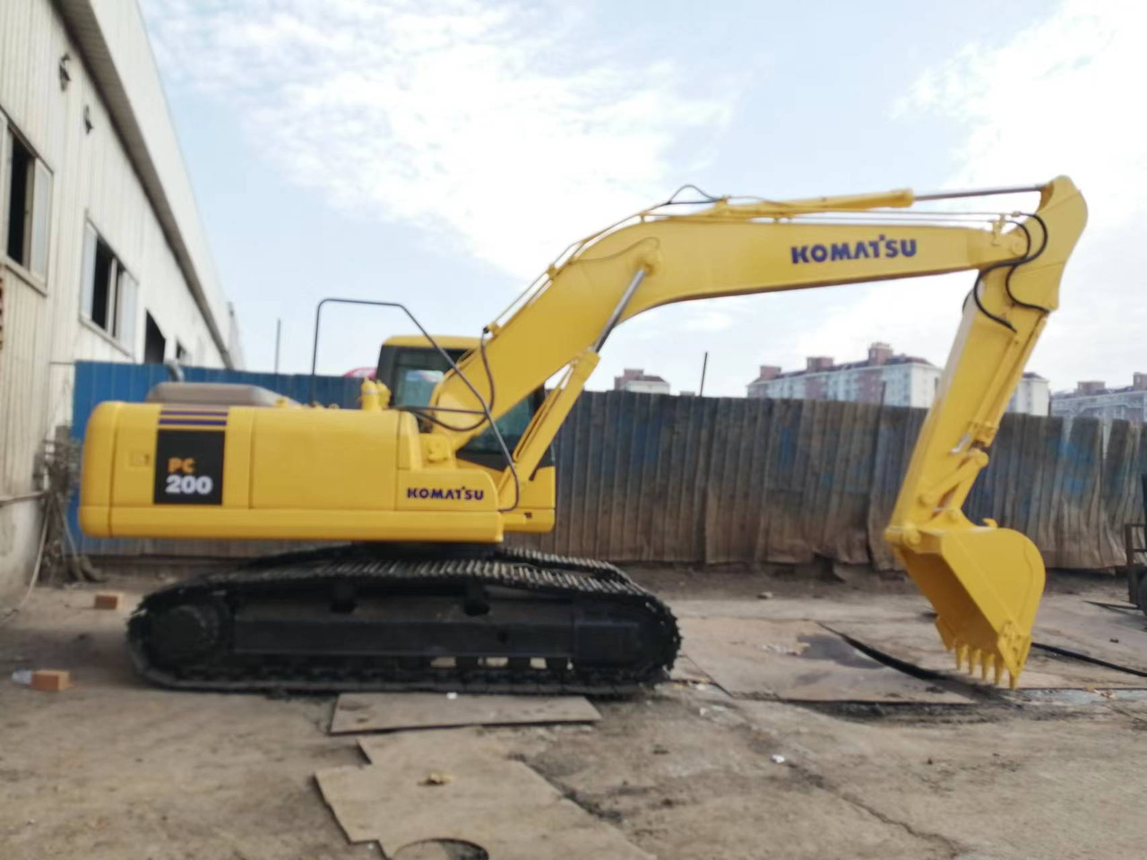 KOMATSU PC200-7 - Escavadora de rastos: foto 1 KOMATSU PC200-7 - Escavadora de rastos: foto 1