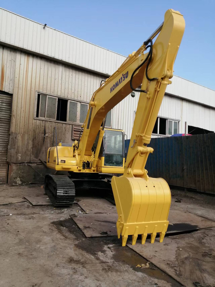 Escavadora de rastos KOMATSU PC200-7: foto 7