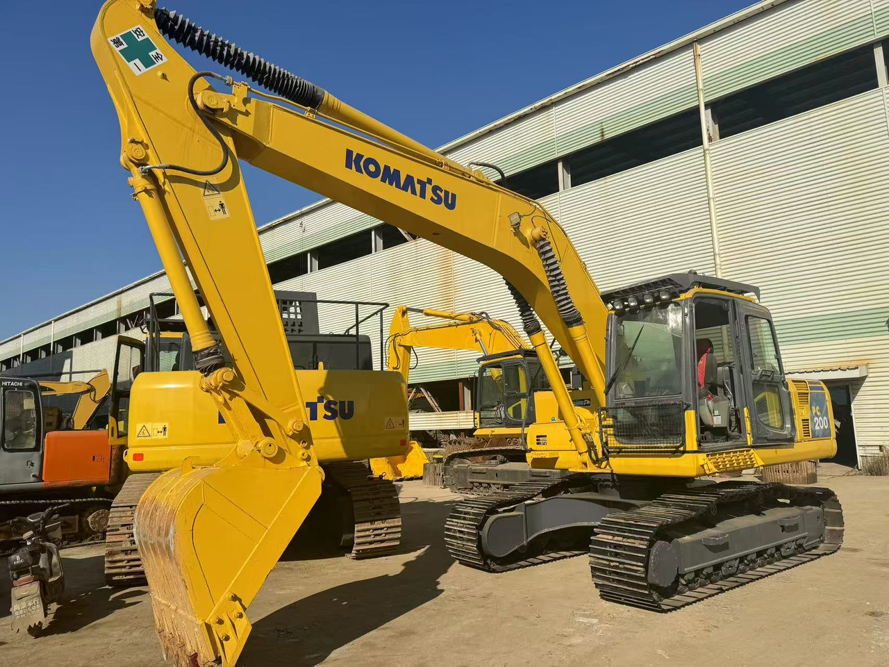 KOMATSU PC200-8 - Escavadora de rastos: foto 1 KOMATSU PC200-8 - Escavadora de rastos: foto 1