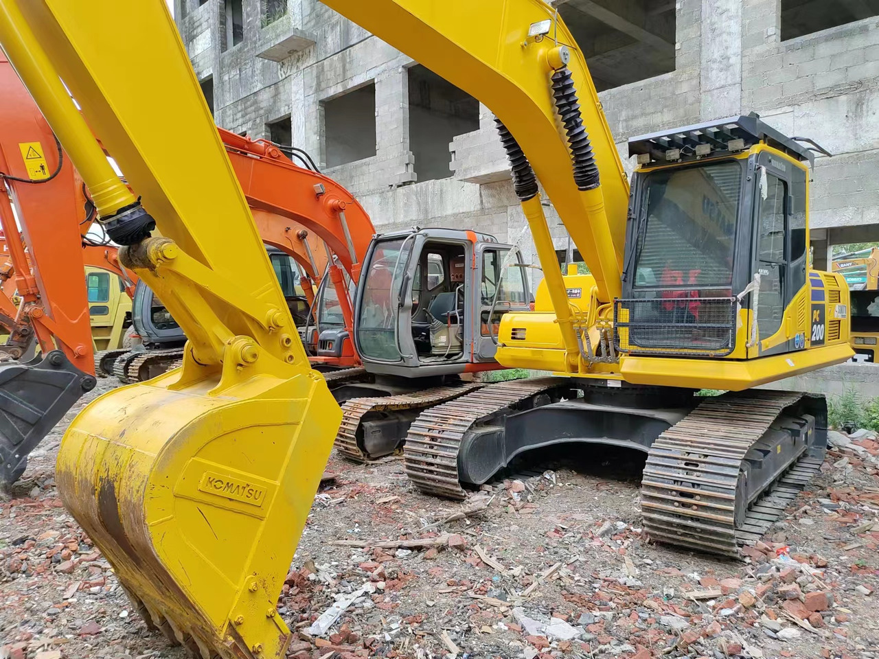 KOMATSU PC200-8 - Escavadora de rastos: foto 5 KOMATSU PC200-8 - Escavadora de rastos: foto 5