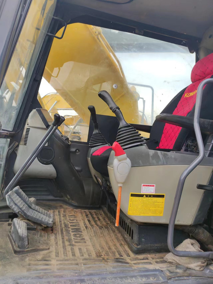 KOMATSU PC200-8 - Escavadora de rastos: foto 4 KOMATSU PC200-8 - Escavadora de rastos: foto 4
