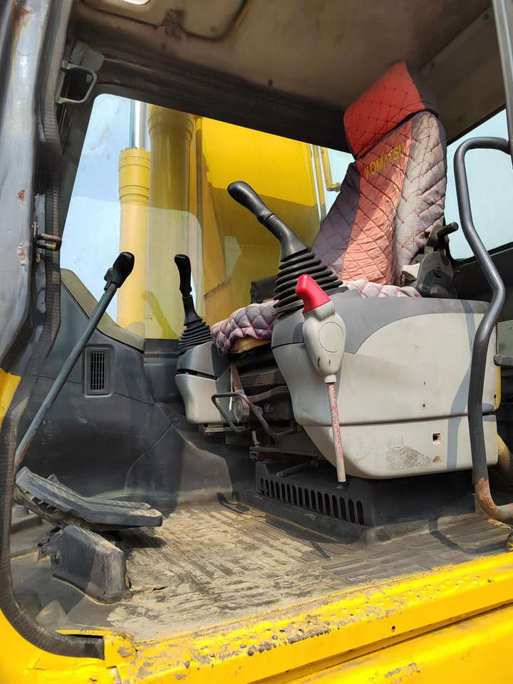 KOMATSU PC220-7 PC200-7 - Escavadora de rastos: foto 4 KOMATSU PC220-7 PC200-7 - Escavadora de rastos: foto 4