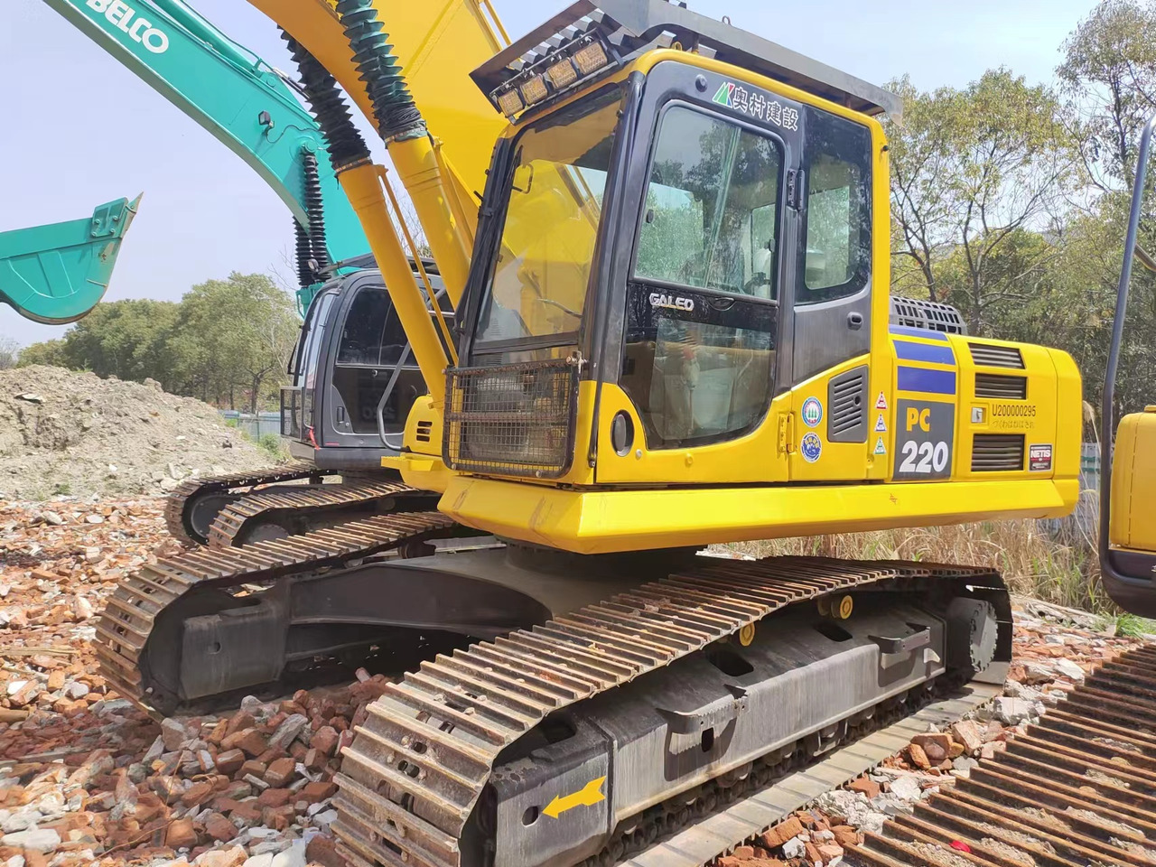 KOMATSU PC220-8 - Escavadora de rastos: foto 1 KOMATSU PC220-8 - Escavadora de rastos: foto 1