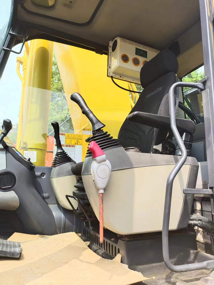 Escavadora de rastos KOMATSU PC400-8R: foto 6