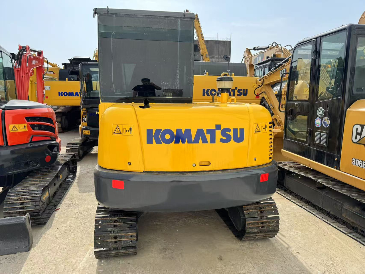 KOMATSU PC56-7 - Mini escavadeira: foto 5 KOMATSU PC56-7 - Mini escavadeira: foto 5