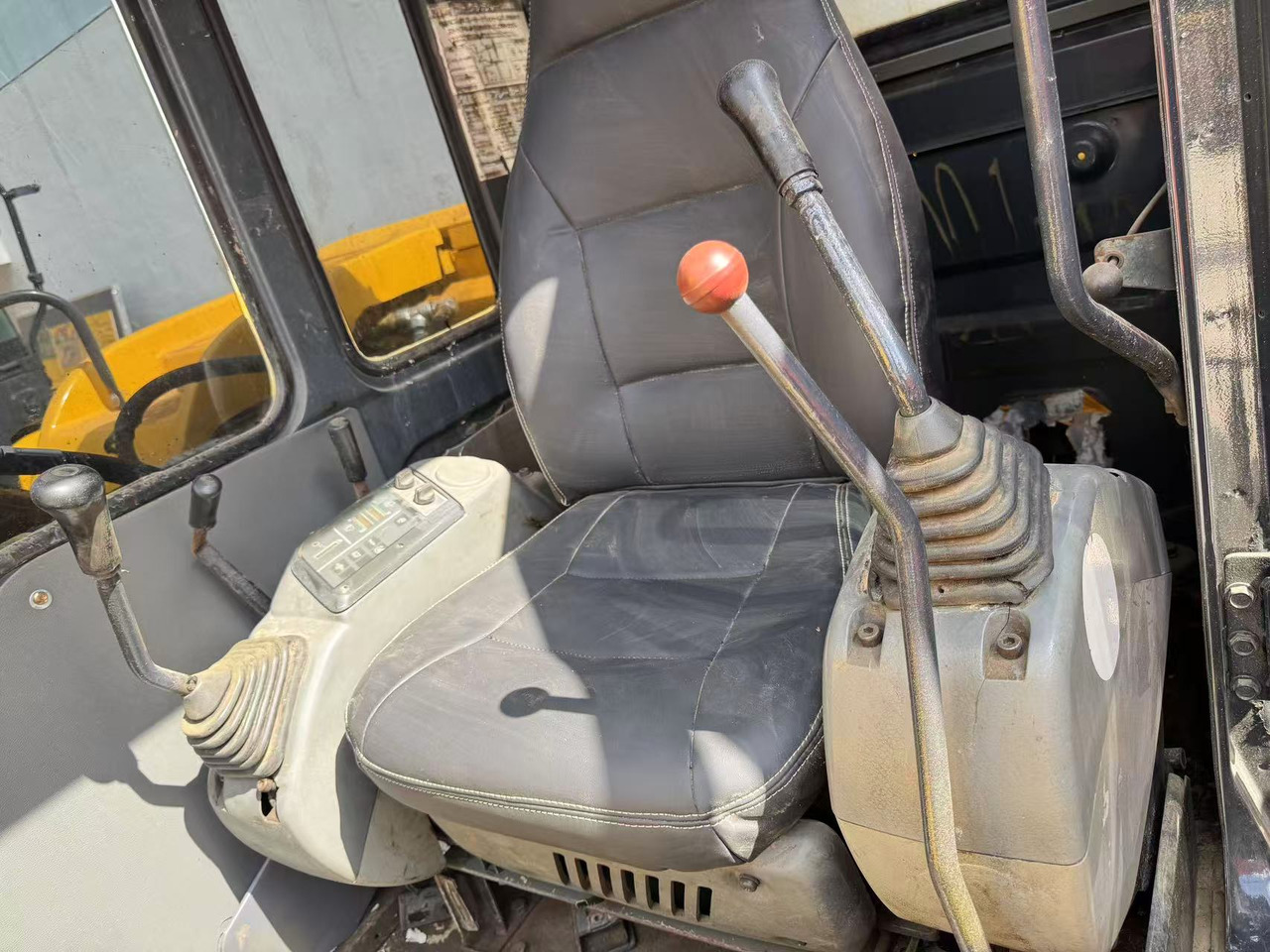 KOMATSU PC60-7 - Mini escavadeira: foto 4 KOMATSU PC60-7 - Mini escavadeira: foto 4