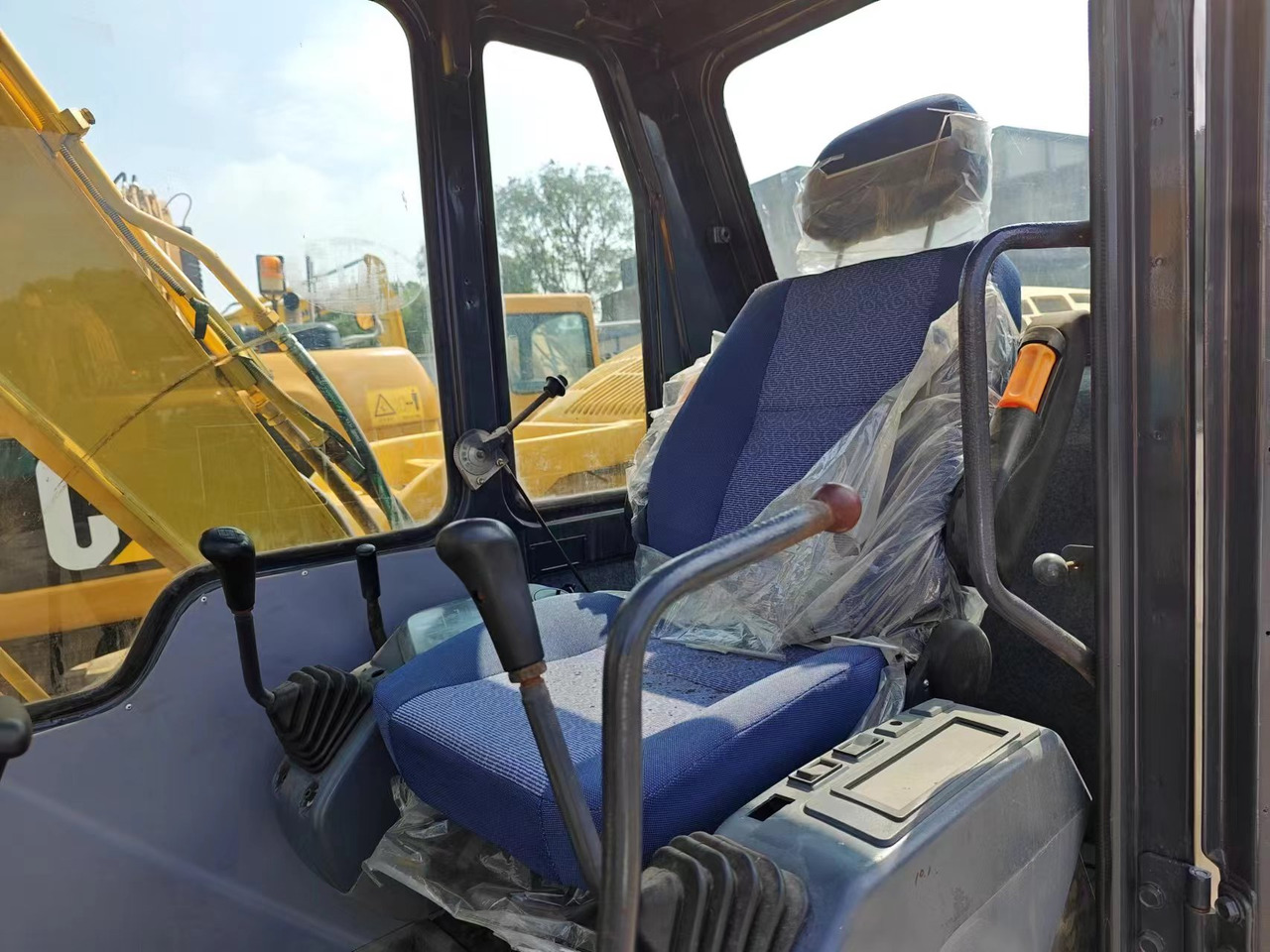 KOMATSU PC60-7 PC56 PC60 - Mini escavadeira: foto 2 KOMATSU PC60-7 PC56 PC60 - Mini escavadeira: foto 2