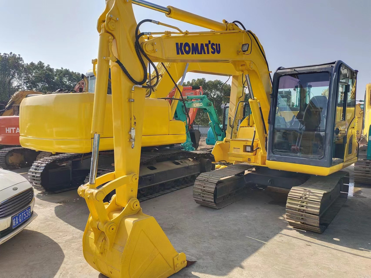 KOMATSU PC60-8 - Mini escavadeira: foto 2 KOMATSU PC60-8 - Mini escavadeira: foto 2