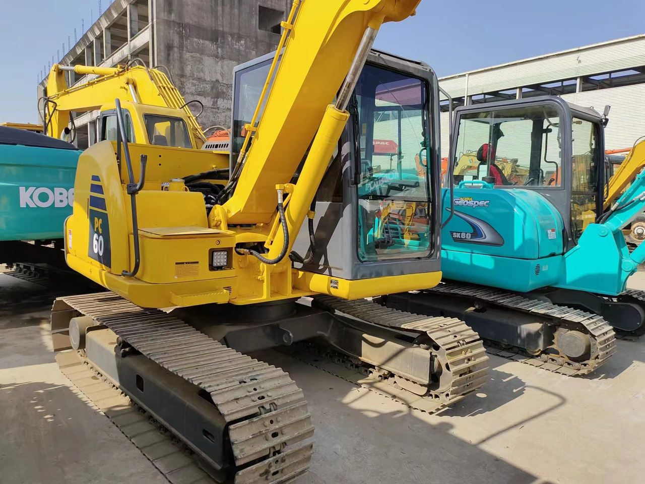 KOMATSU PC60-8 - Mini escavadeira: foto 3 KOMATSU PC60-8 - Mini escavadeira: foto 3