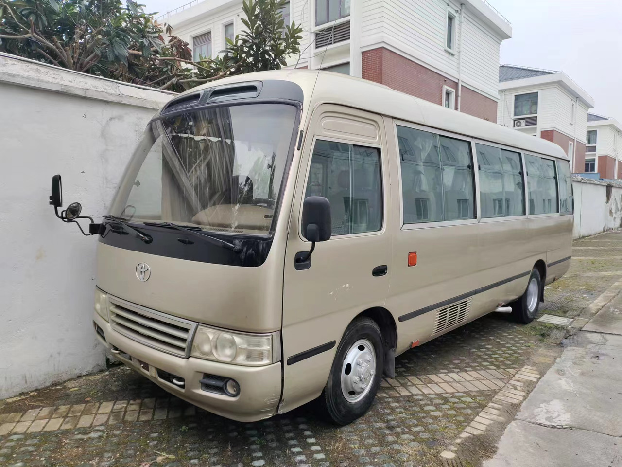 TOYOTA Coaster - Ônibus suburbano: foto 1 TOYOTA Coaster - Ônibus suburbano: foto 1