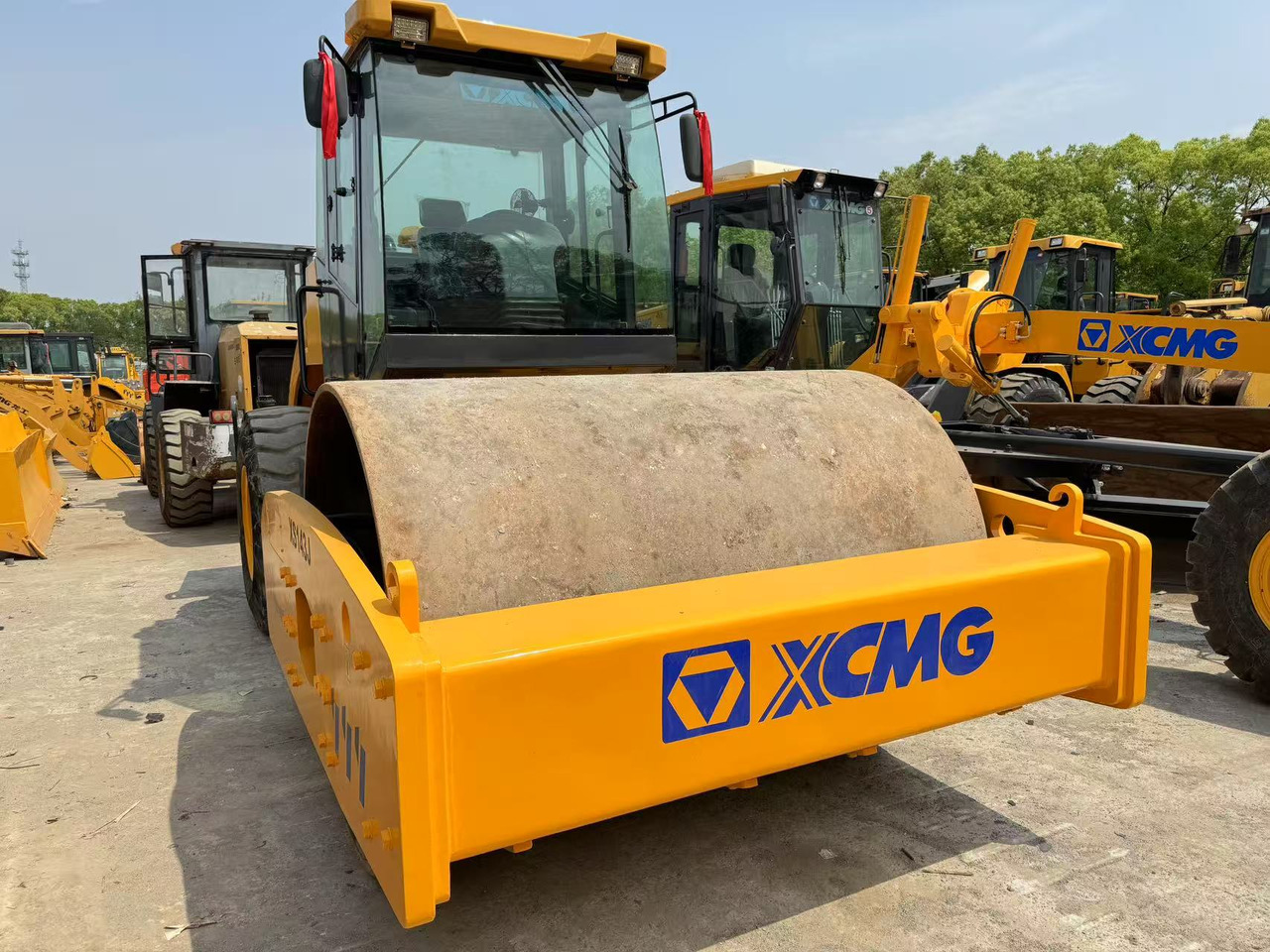 XCMG XS143J - Compactador de asfalto: foto 2 XCMG XS143J - Compactador de asfalto: foto 2