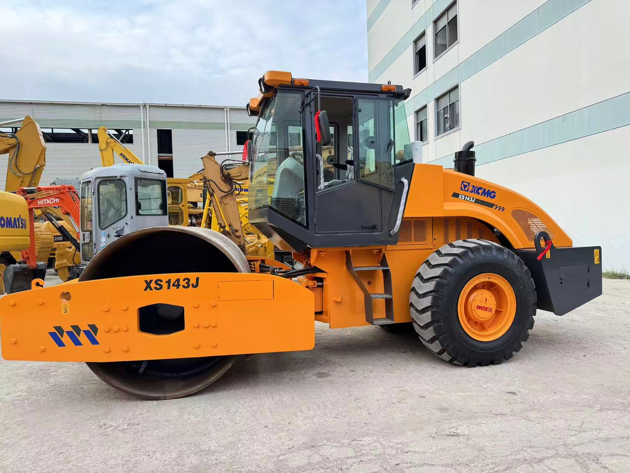 XCMG XS143J - Compactador de asfalto: foto 3 XCMG XS143J - Compactador de asfalto: foto 3